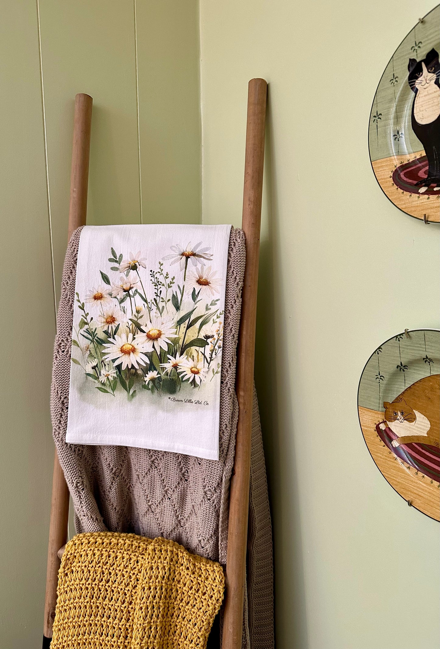 Tea Towel: White Daisy | 100% Ringspun Cotton | Designer Kitchen Decor | Handmade